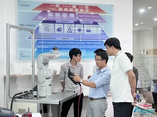 Training Robot Mitsubishi
